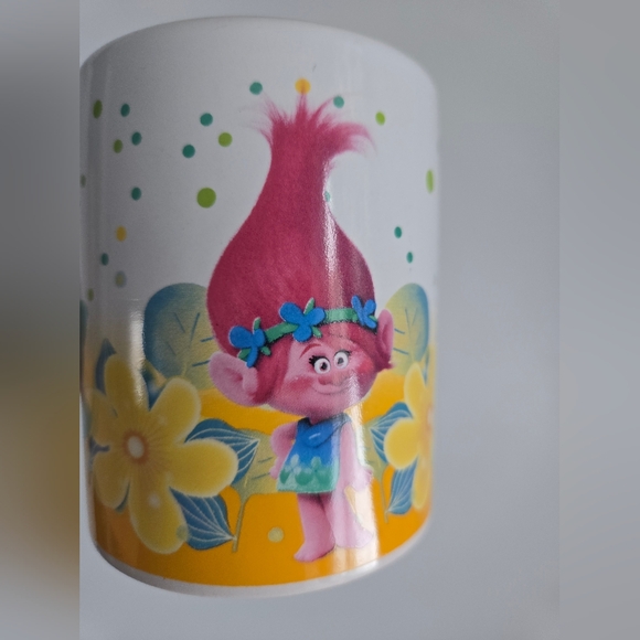 🎁 Free With Any Purchase - Trolls Floral Mug - Green and Yellow - Picture 2 of 5
